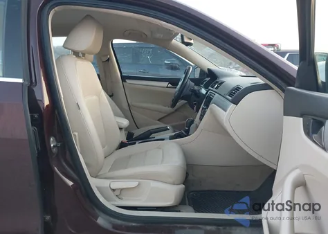 2013 Volkswagen Passat 2.5L Se z USA, uszkodzony, nr VIN 1VWBP7A30DC062070